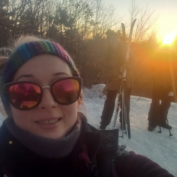 Meet your Posher, Emjay - Picture 3 of 5